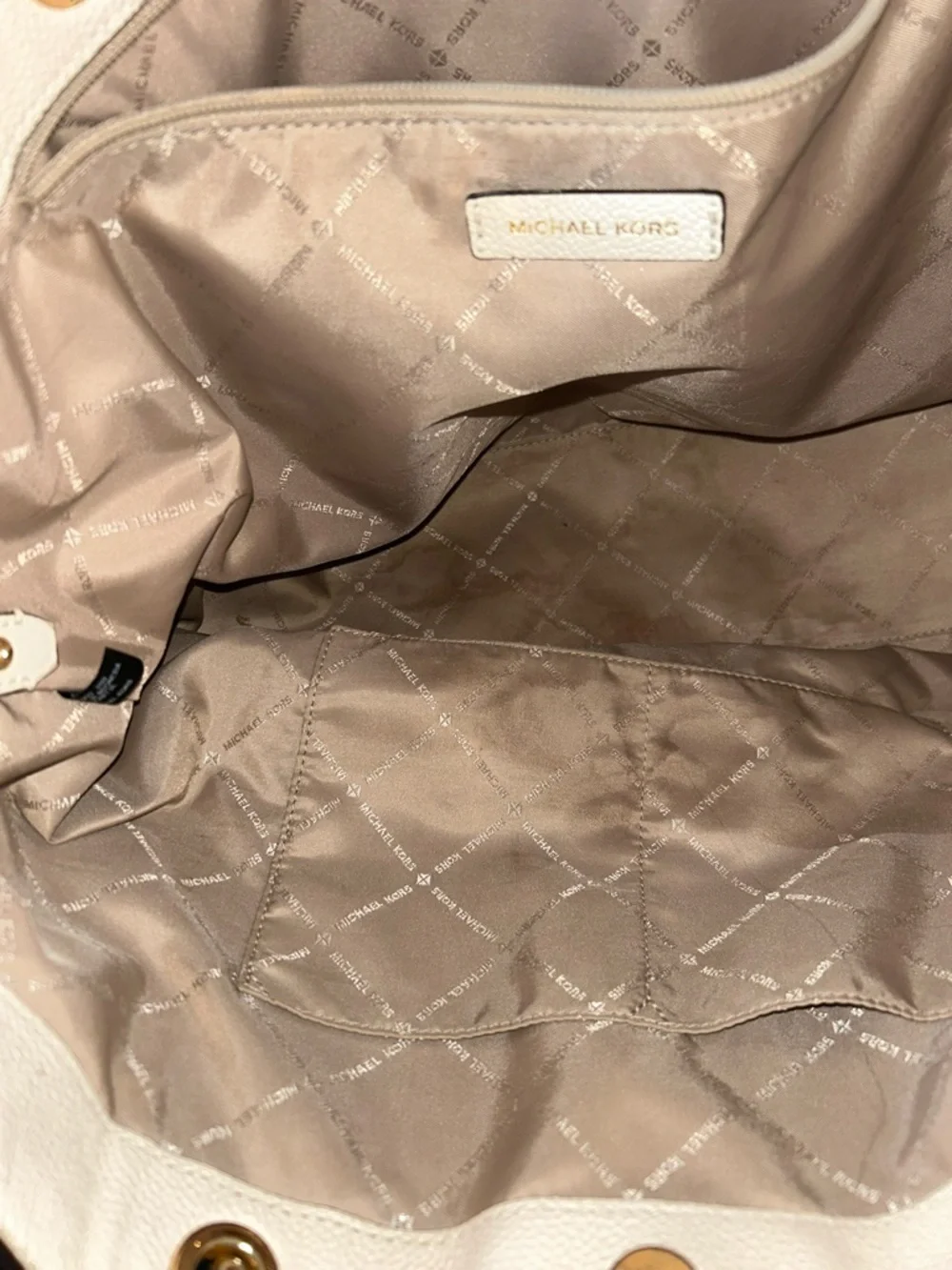MICHAEL KORS NICOLE 35T9GNIT3L VANILLA LG
GRAB BAG LEATHER - Picture 12 of 13